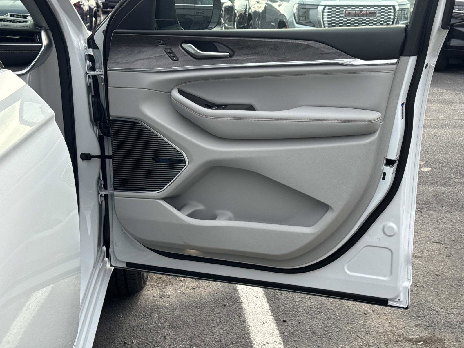 2022 Jeep Grand Cherokee 4xe Overland