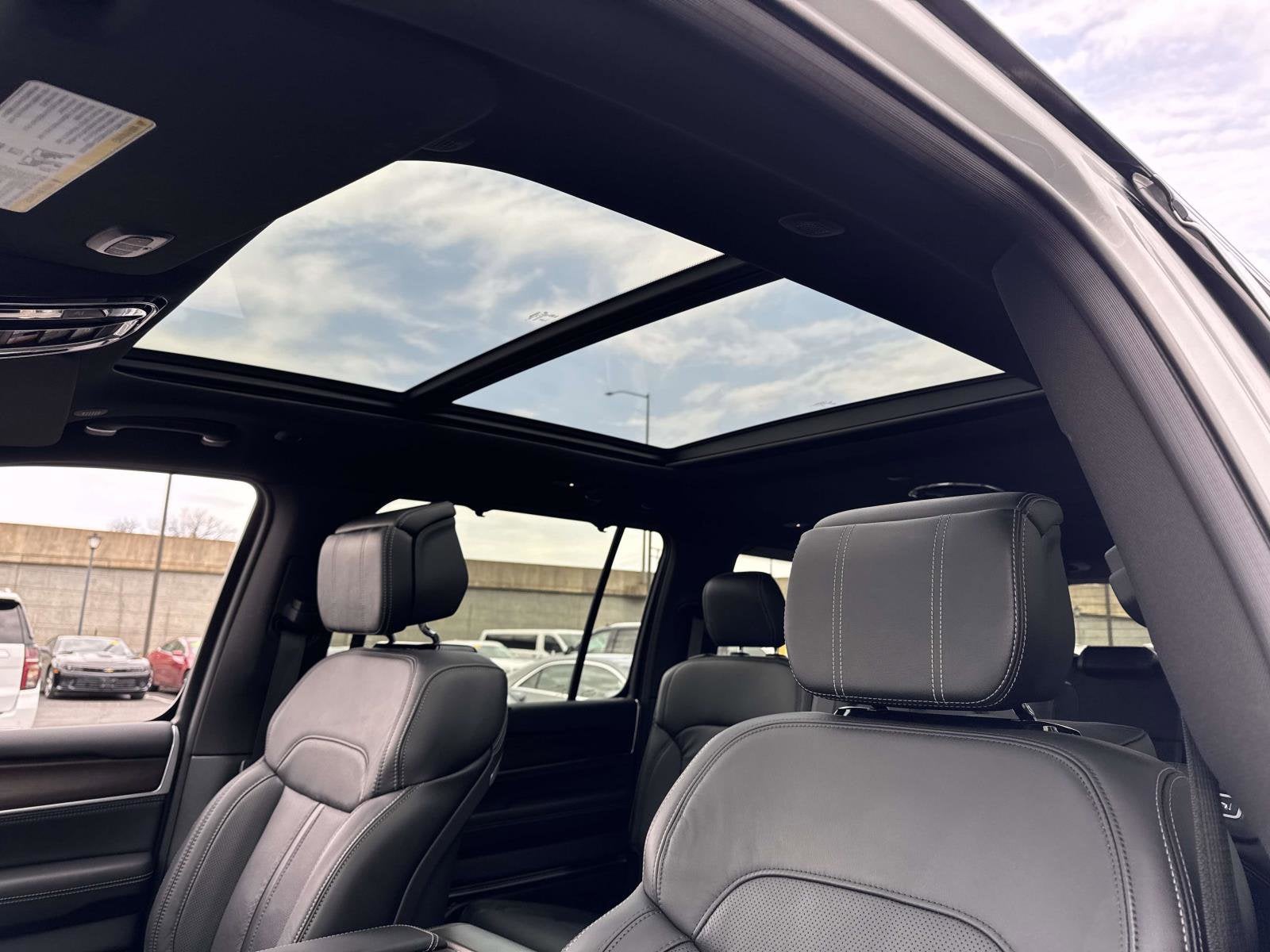 2024 Jeep Grand Wagoneer BASE