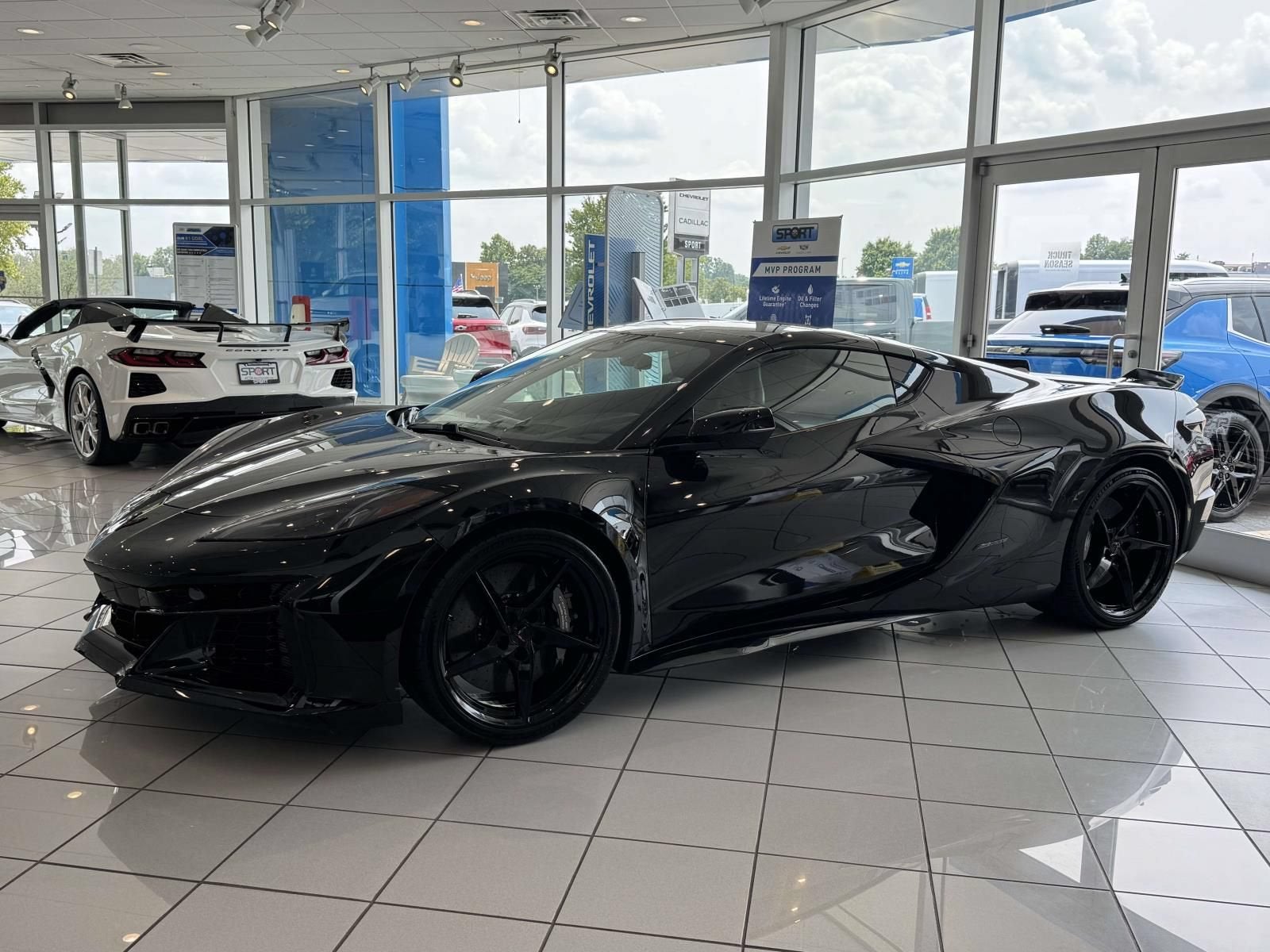 2025 Chevrolet Corvette E-Ray 1LZ