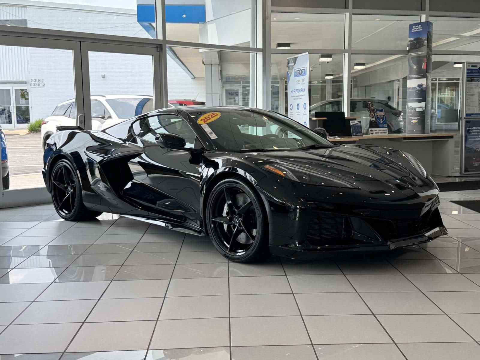 2025 Chevrolet Corvette E-Ray 1LZ