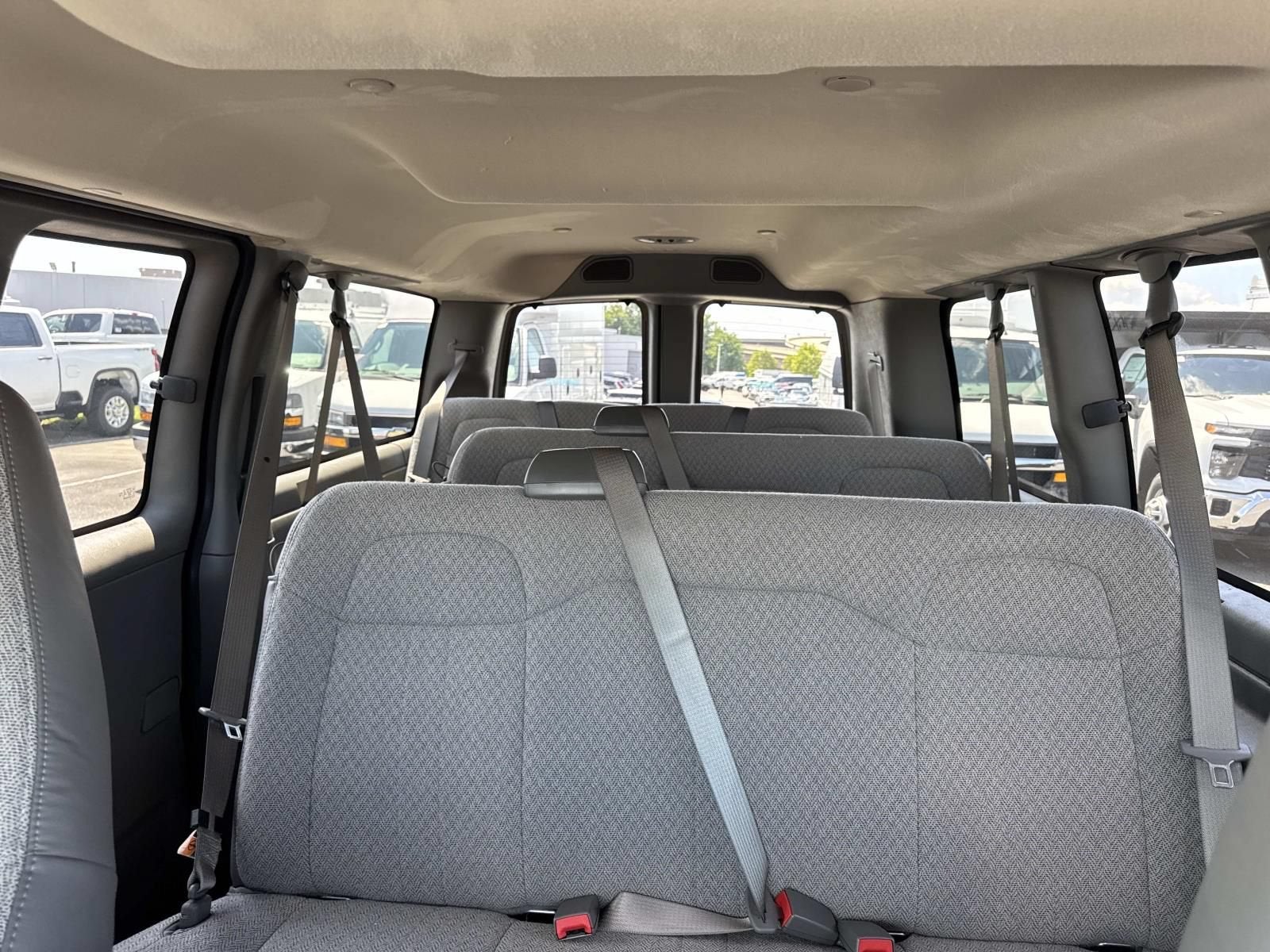 2026 Chevrolet Express Passenger 1LS