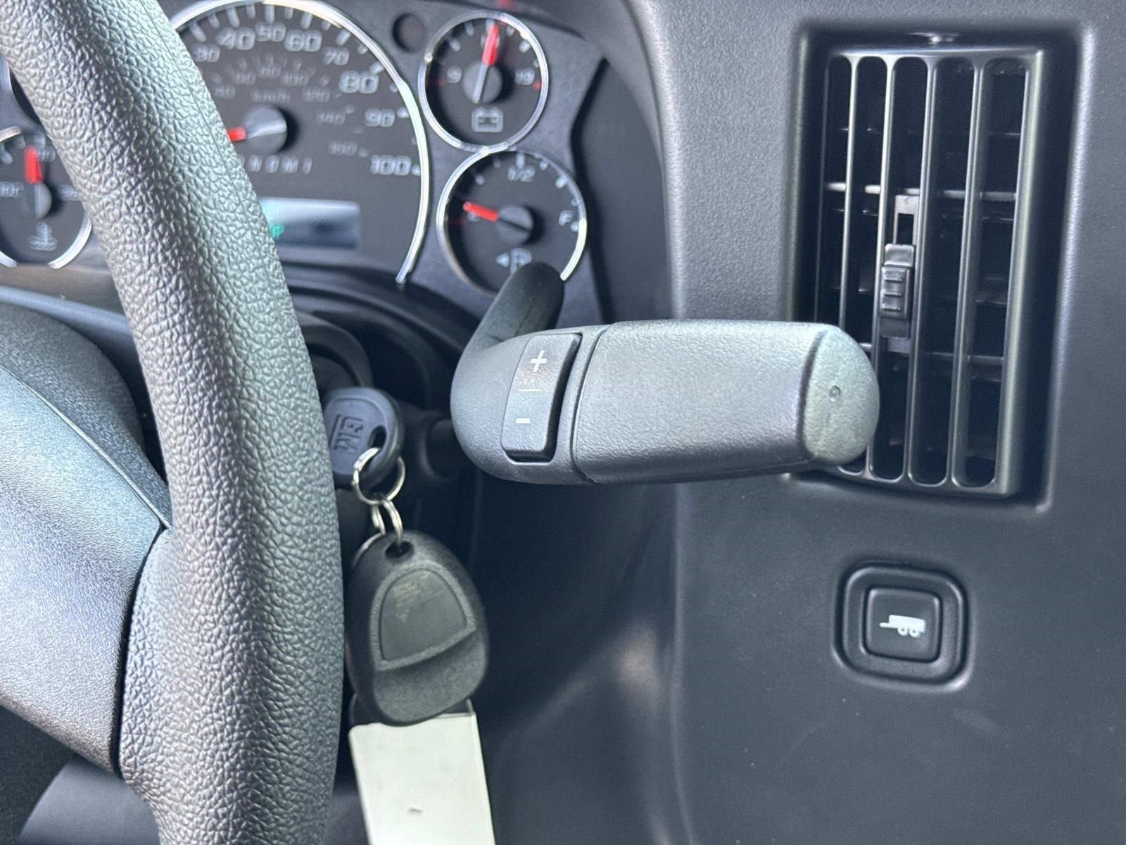 2026 Chevrolet Express Passenger 1LS