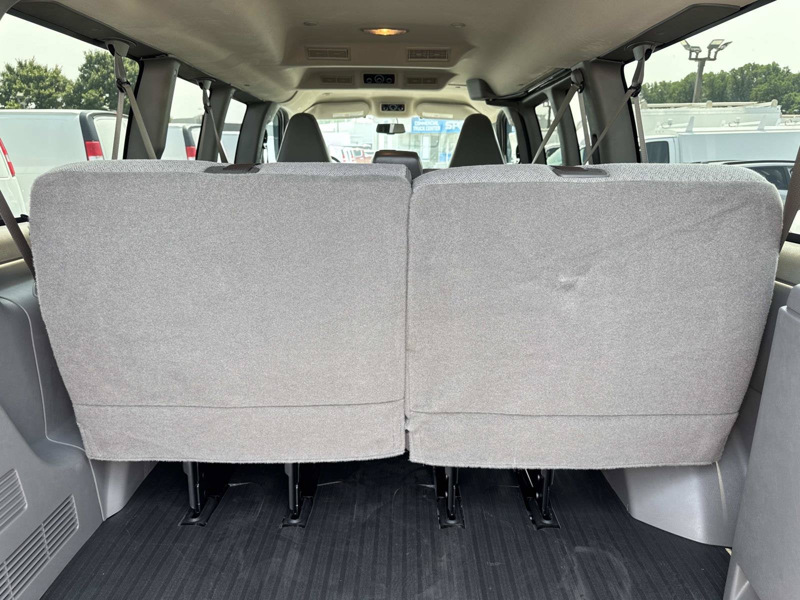 2026 Chevrolet Express Passenger 1LS