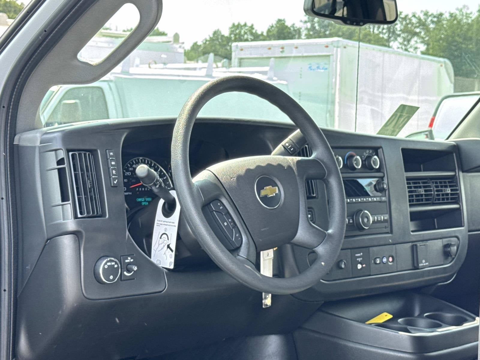 2026 Chevrolet Express Passenger 1LS
