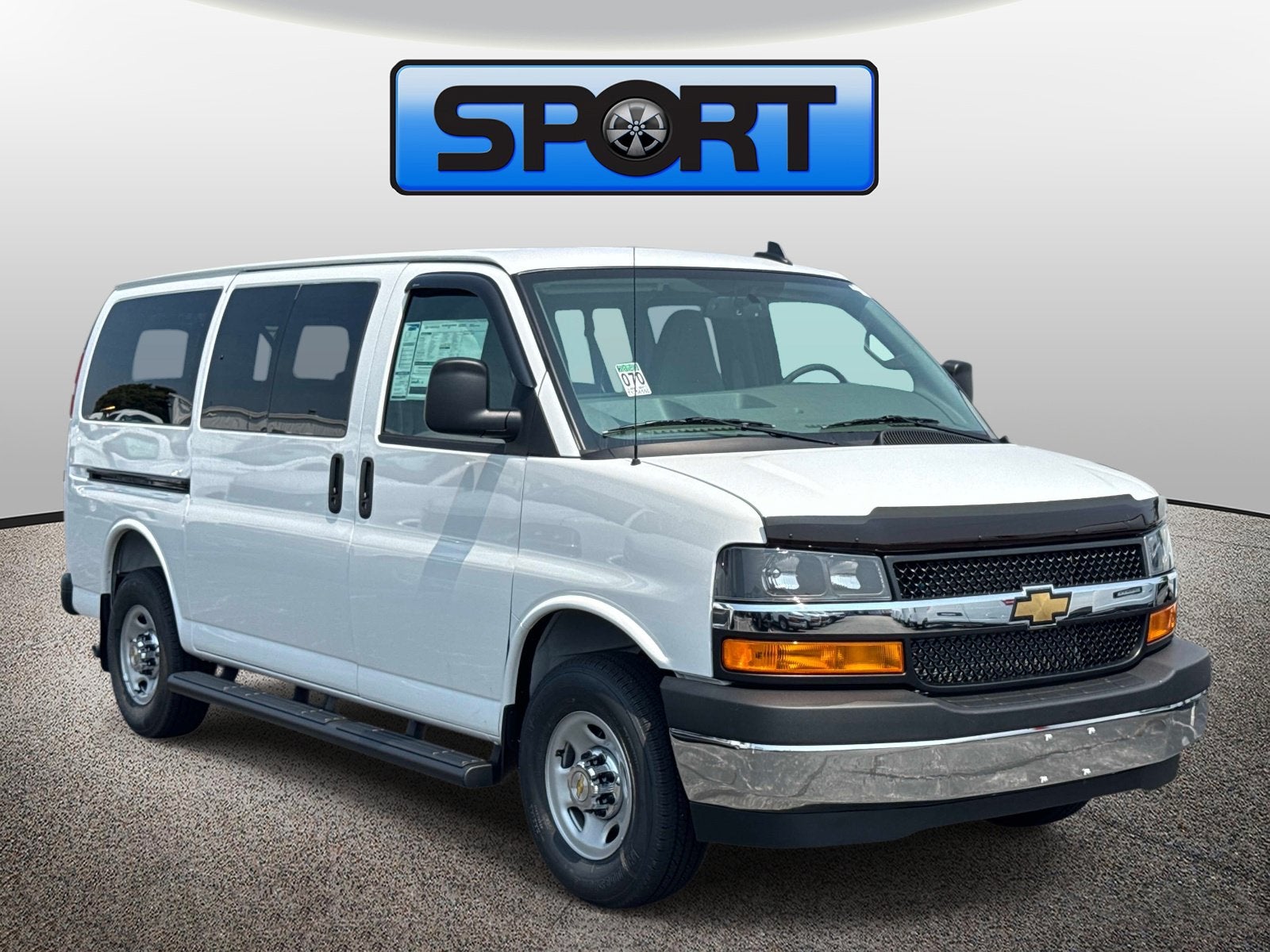 2026 Chevrolet Express Passenger 1LS