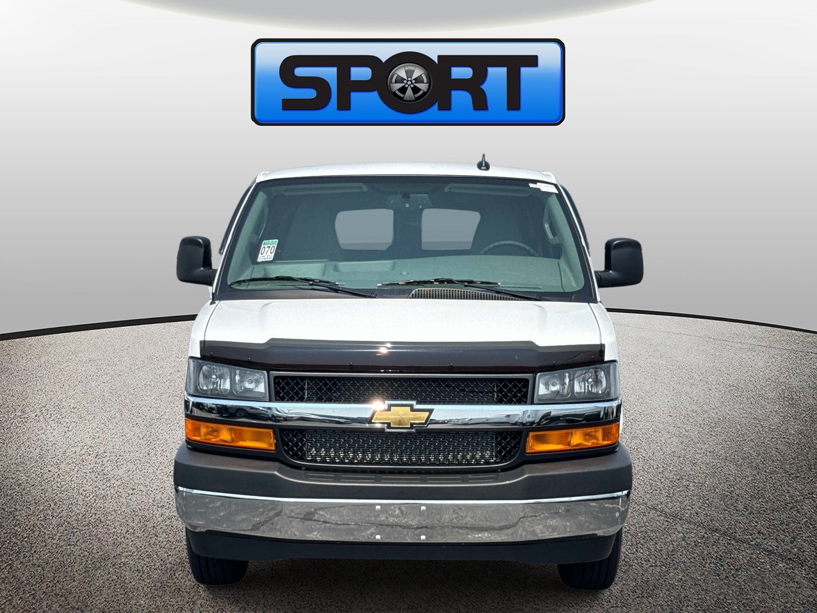 2026 Chevrolet Express Passenger 1LS