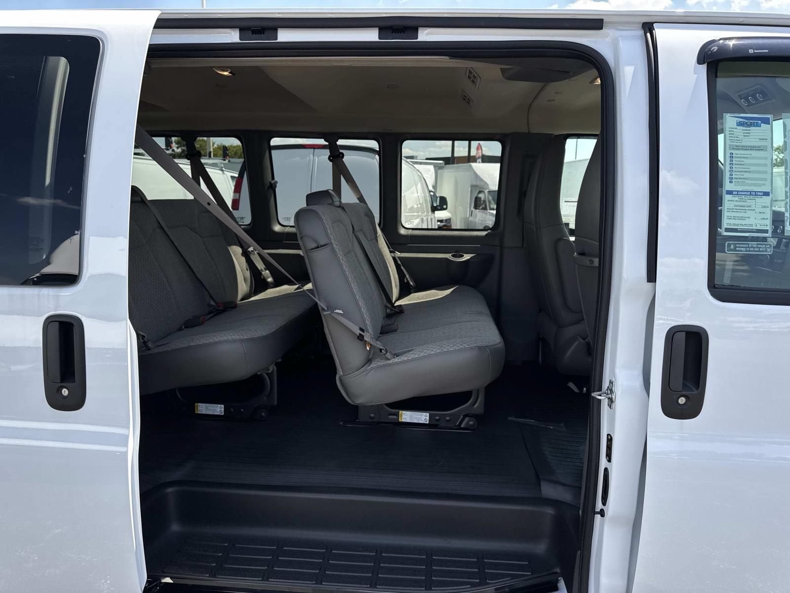 2026 Chevrolet Express Passenger 1LS