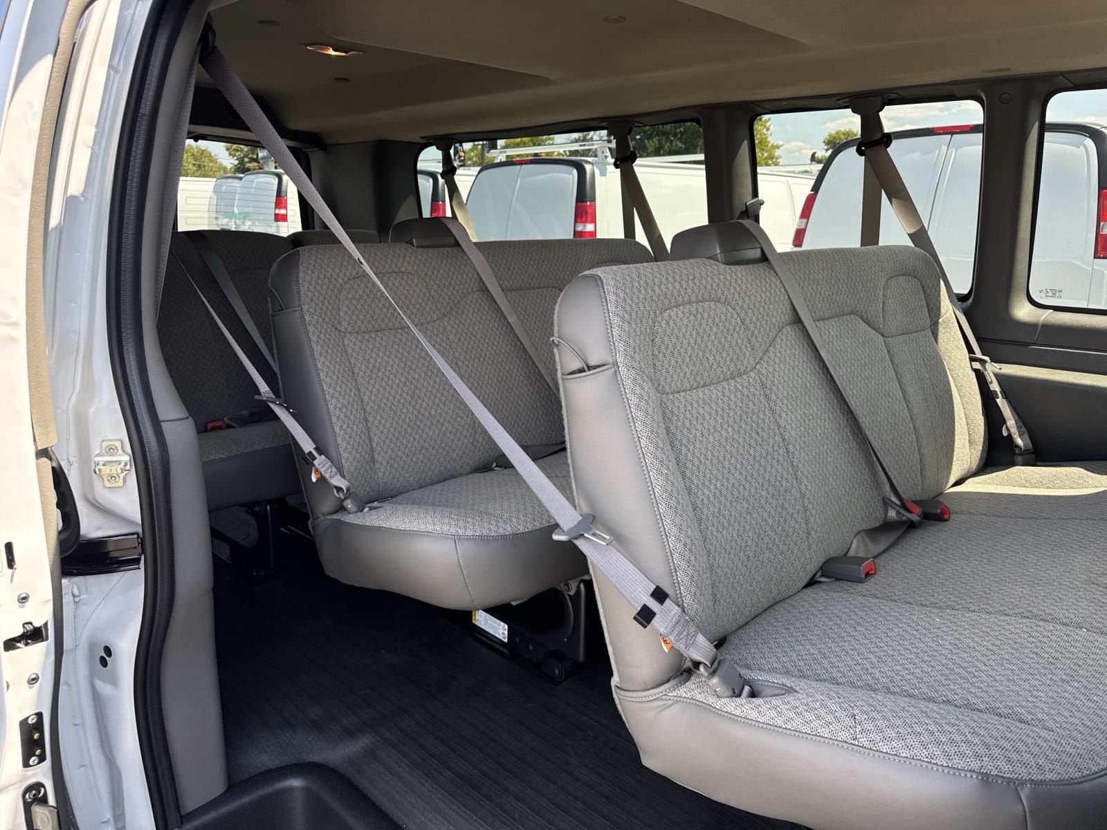 2026 Chevrolet Express Passenger 1LS