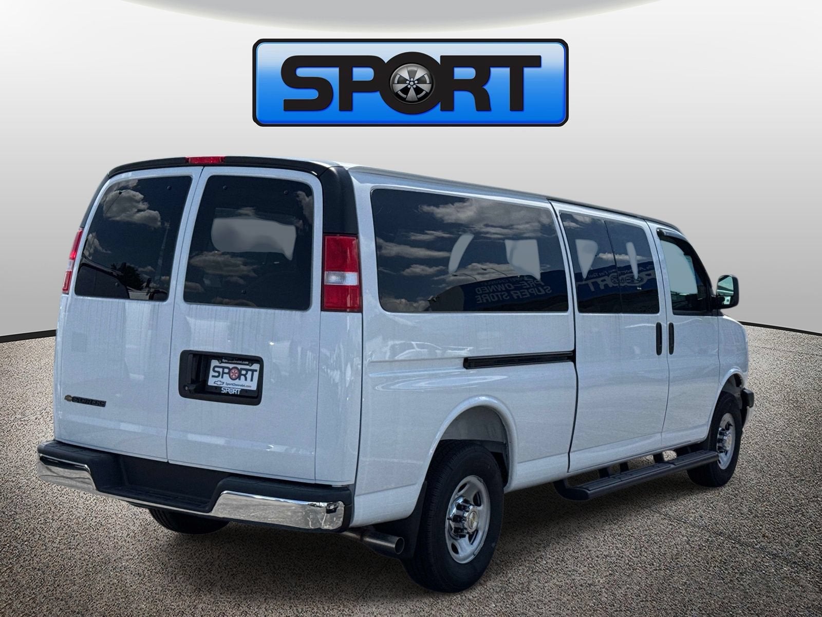 2026 Chevrolet Express Passenger 1LS