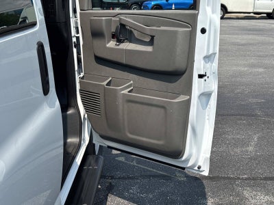 2026 Chevrolet Express Passenger 1LS