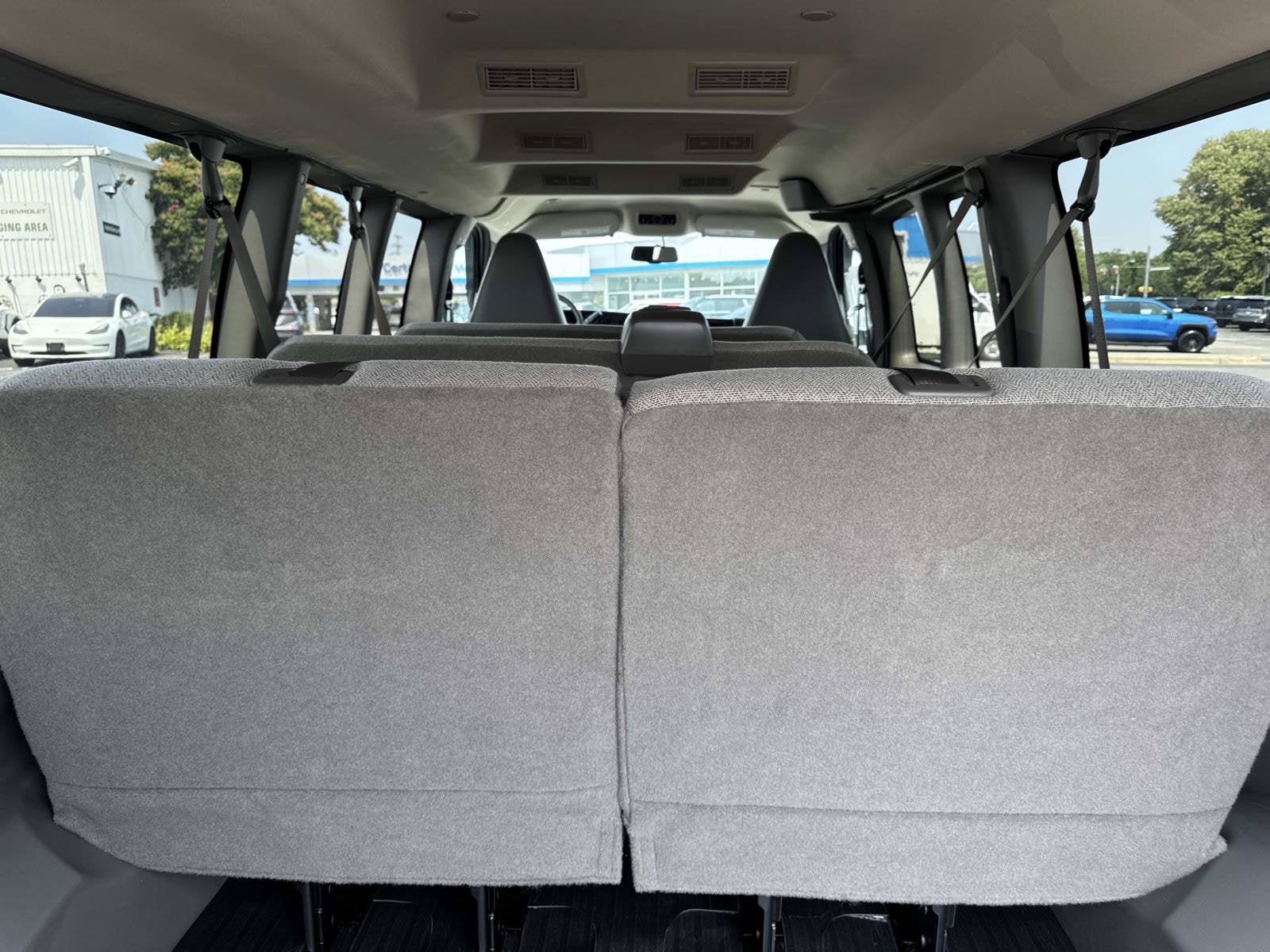 2026 Chevrolet Express Passenger 1LS