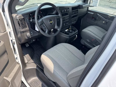 2026 Chevrolet Express Passenger 1LS