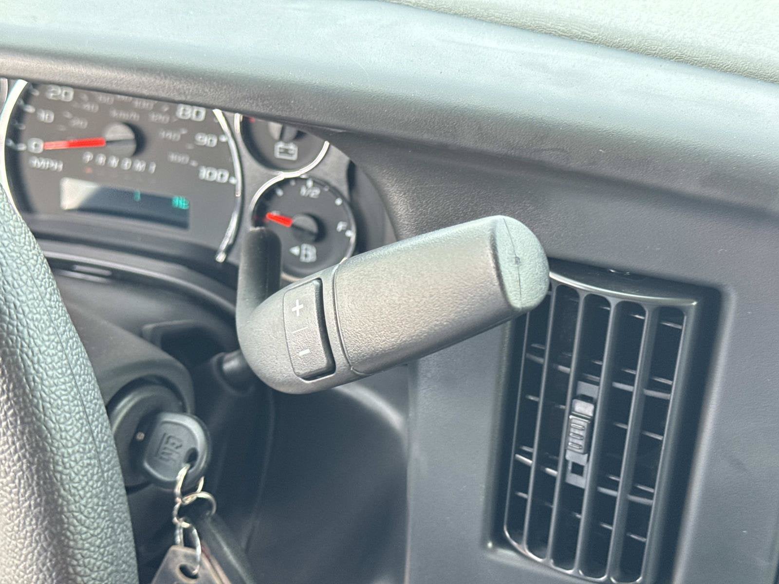 2026 Chevrolet Express Passenger 1LS