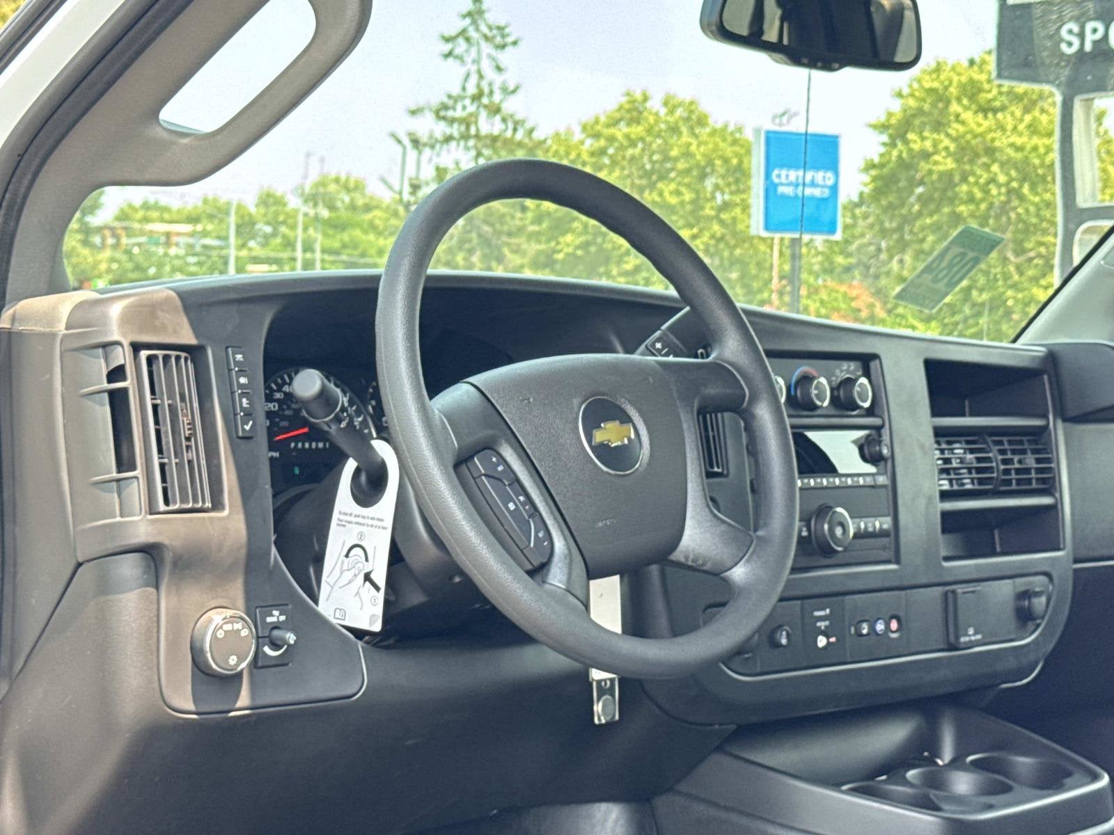 2026 Chevrolet Express Passenger 1LS