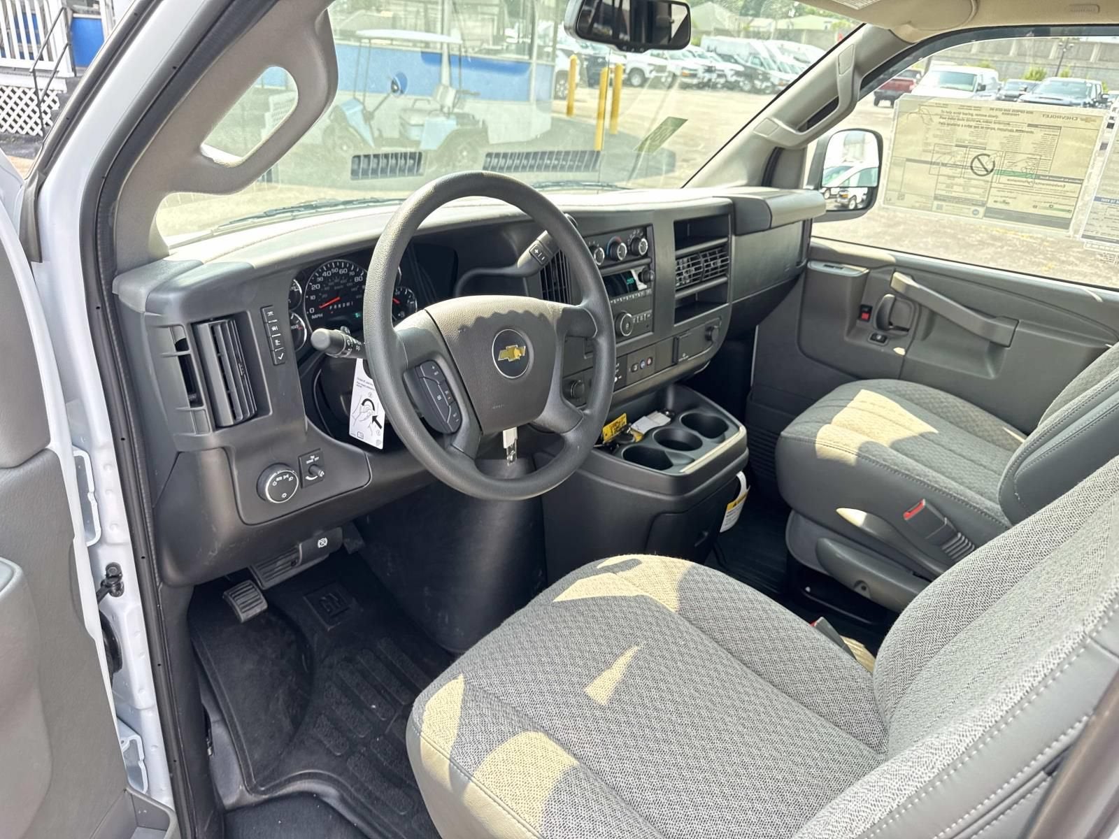 2026 Chevrolet Express Passenger 1LS