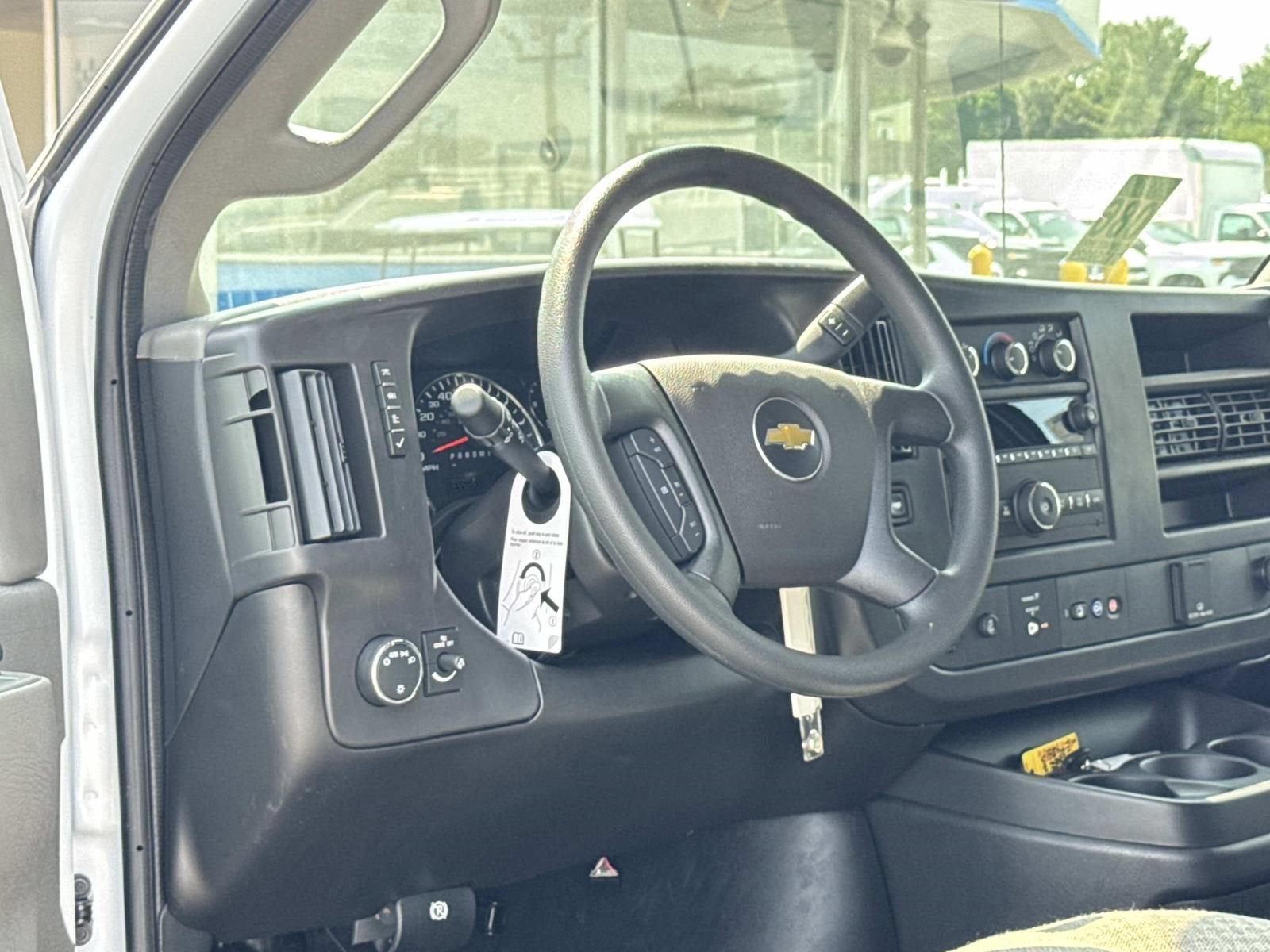 2026 Chevrolet Express Passenger 1LS
