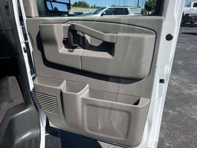 2025 Chevrolet Express Passenger 1LT