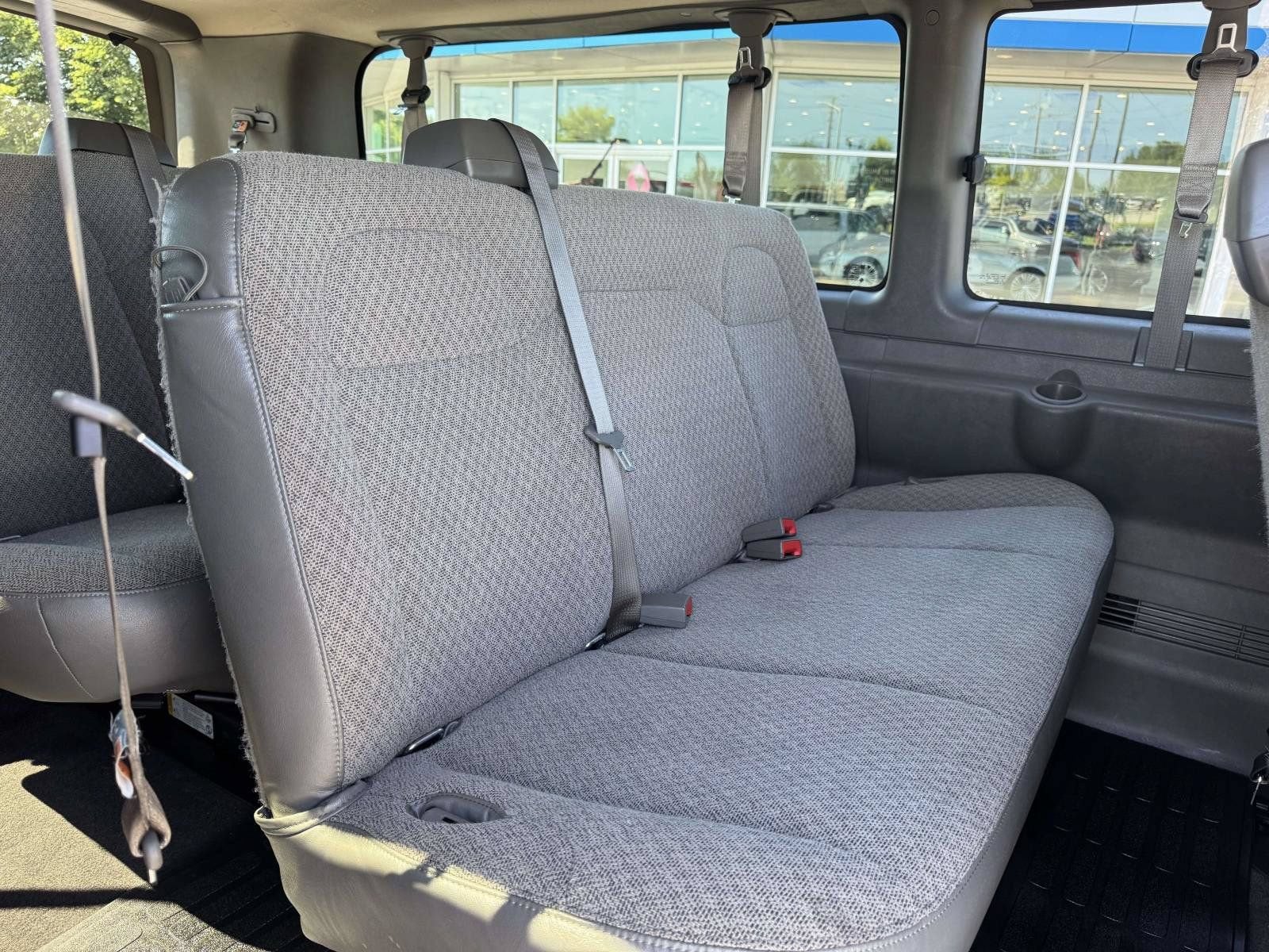 2025 Chevrolet Express Passenger 1LT