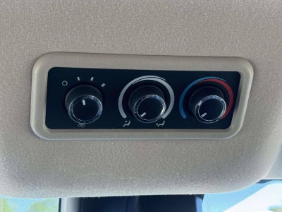 2025 Chevrolet Express Passenger 1LT