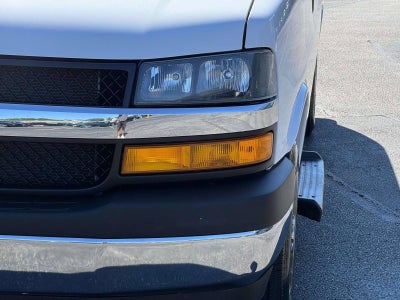 2025 Chevrolet Express Passenger 1LT