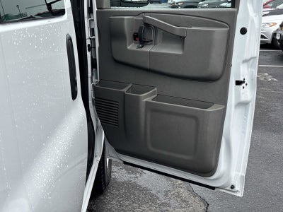 2024 Chevrolet Express Passenger 3500 1LT