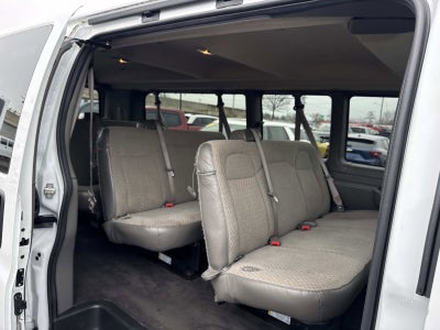 2024 Chevrolet Express Passenger 3500 1LT