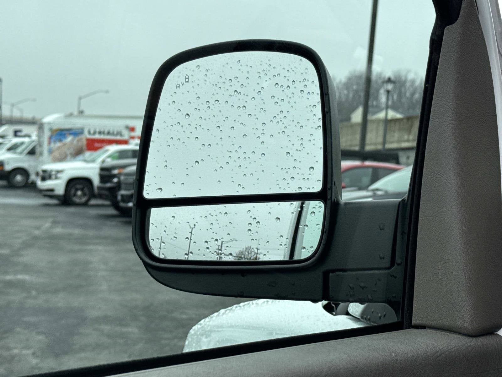 2024 Chevrolet Express Passenger 3500 1LT