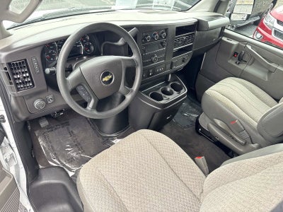 2024 Chevrolet Express Passenger 3500 1LT