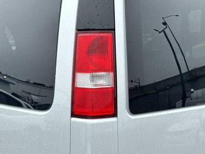 2024 Chevrolet Express Passenger 3500 1LT