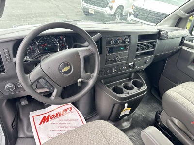 2025 Chevrolet Express Cutaway 3500 1WT