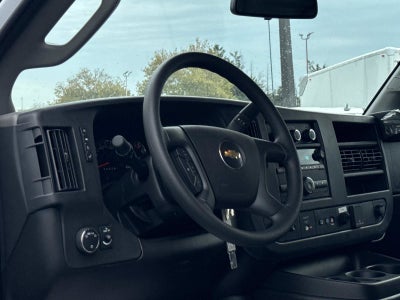 2025 Chevrolet Express Cutaway 3500 1WT