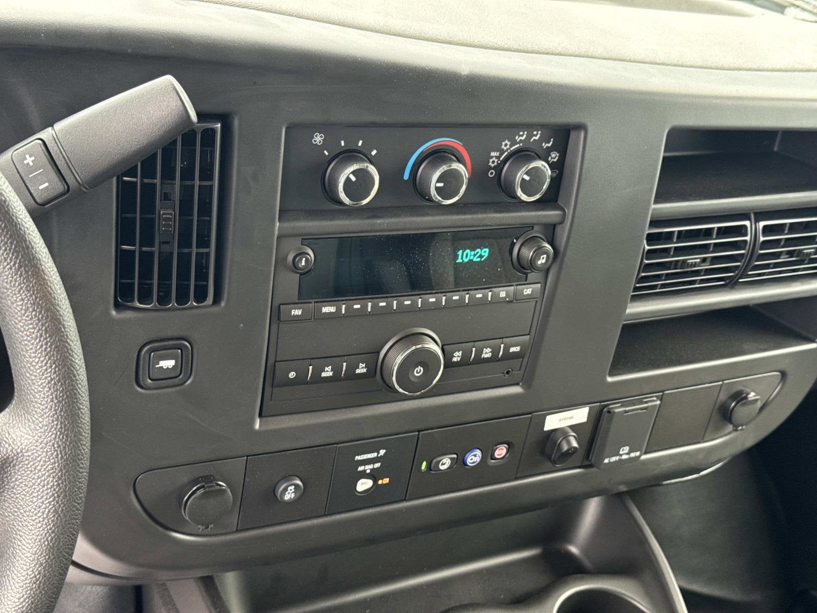 2025 Chevrolet Express Cutaway 3500 1WT