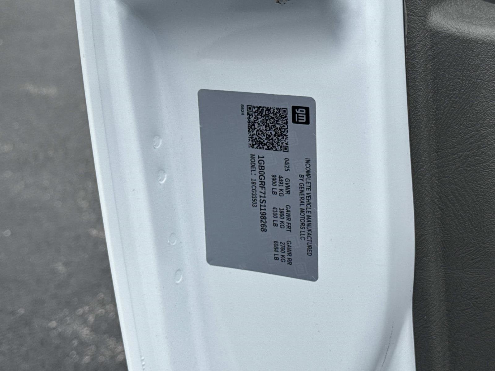 2025 Chevrolet Express Cutaway 3500 1WT