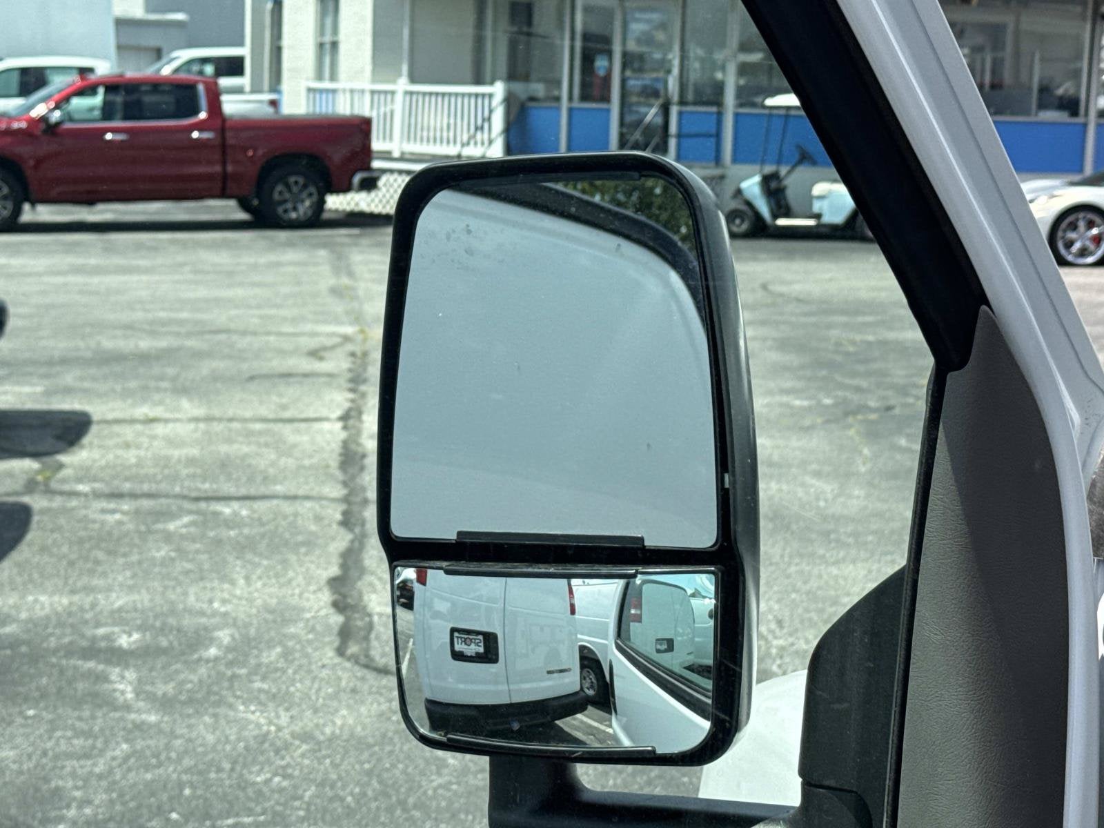 2026 Chevrolet Express Cutaway 3500 1WT