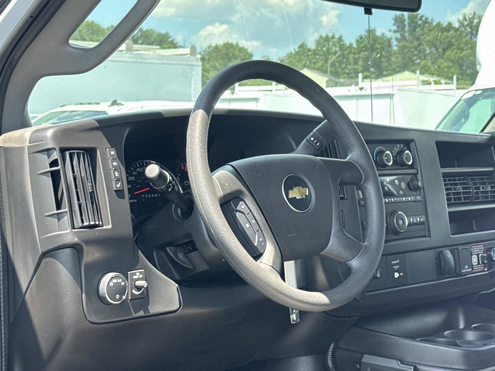 2026 Chevrolet Express Cutaway 3500 1WT