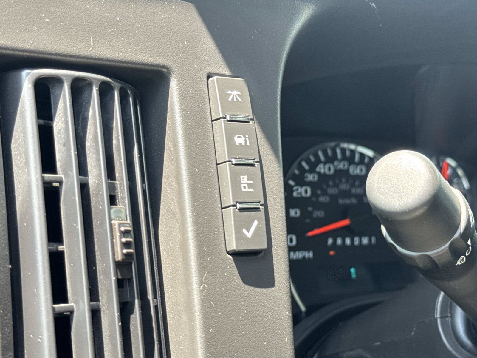 2026 Chevrolet Express Cutaway 3500 1WT