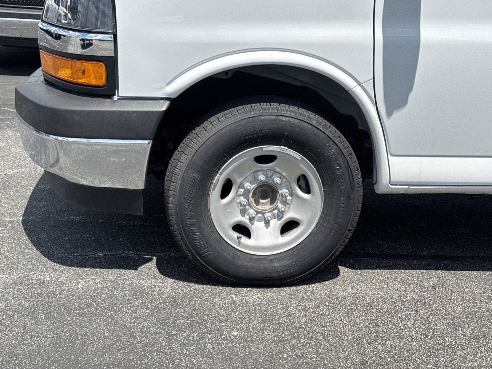 2026 Chevrolet Express Cutaway 3500 1WT