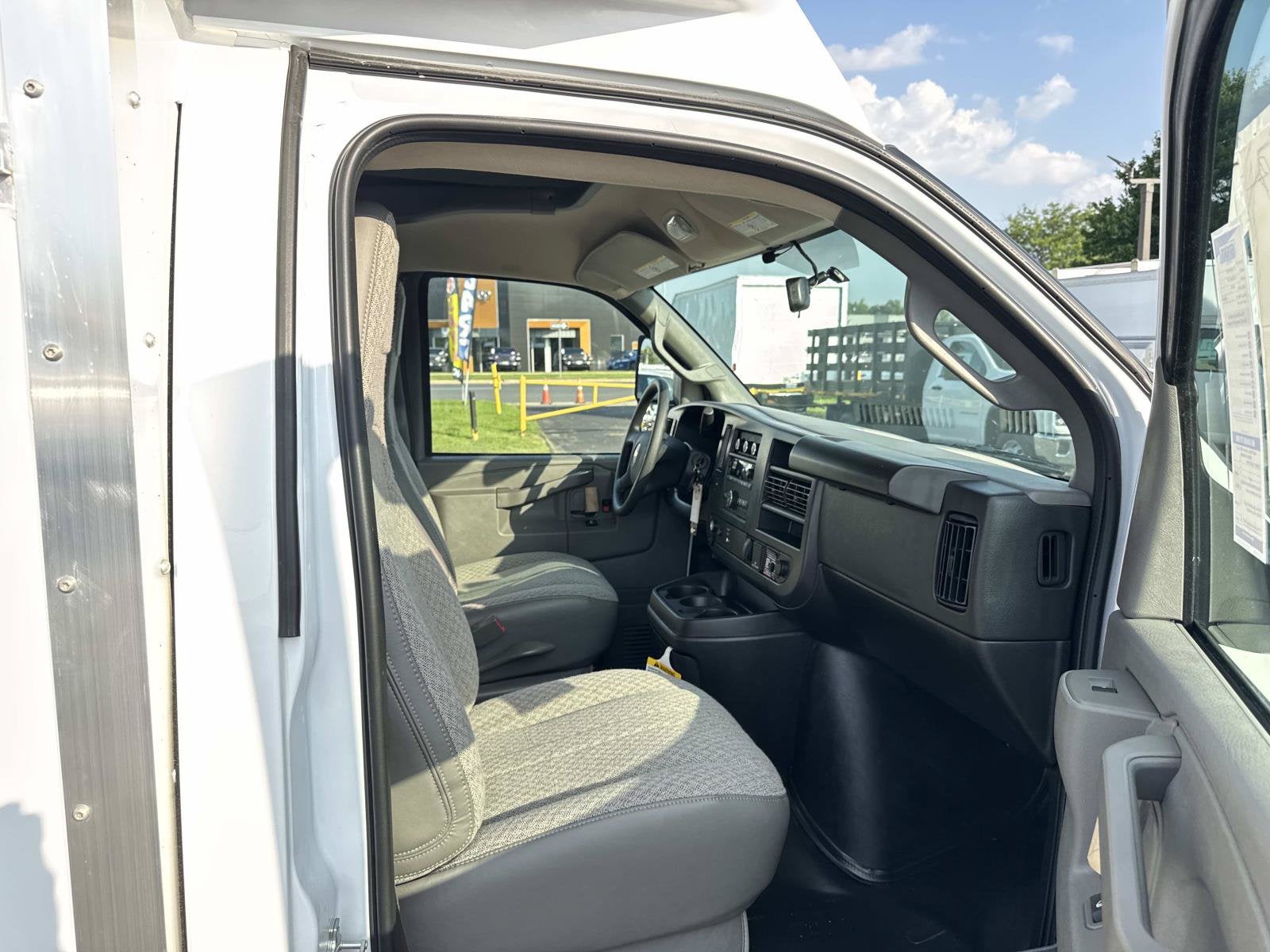 2026 Chevrolet Express Cutaway 3500 1WT