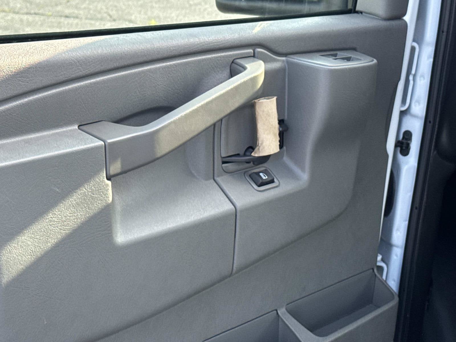 2026 Chevrolet Express Cutaway 3500 1WT