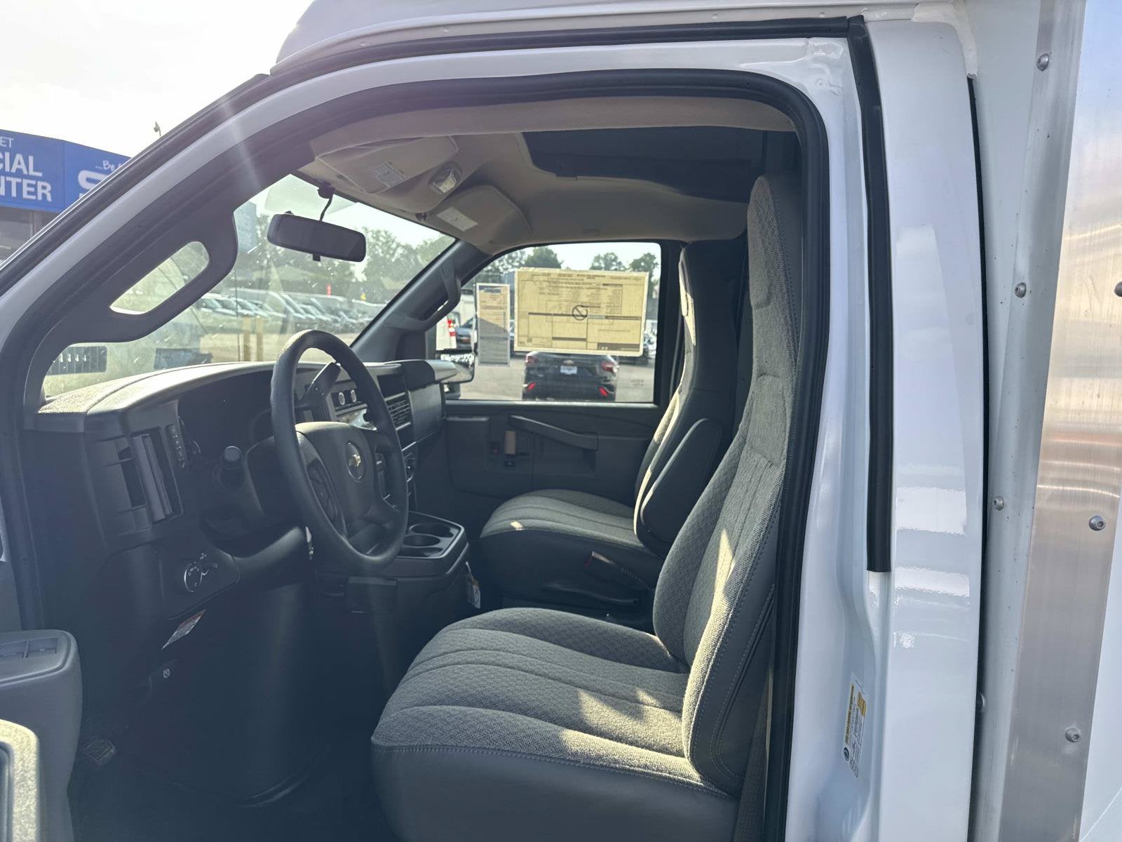 2026 Chevrolet Express Cutaway 3500 1WT