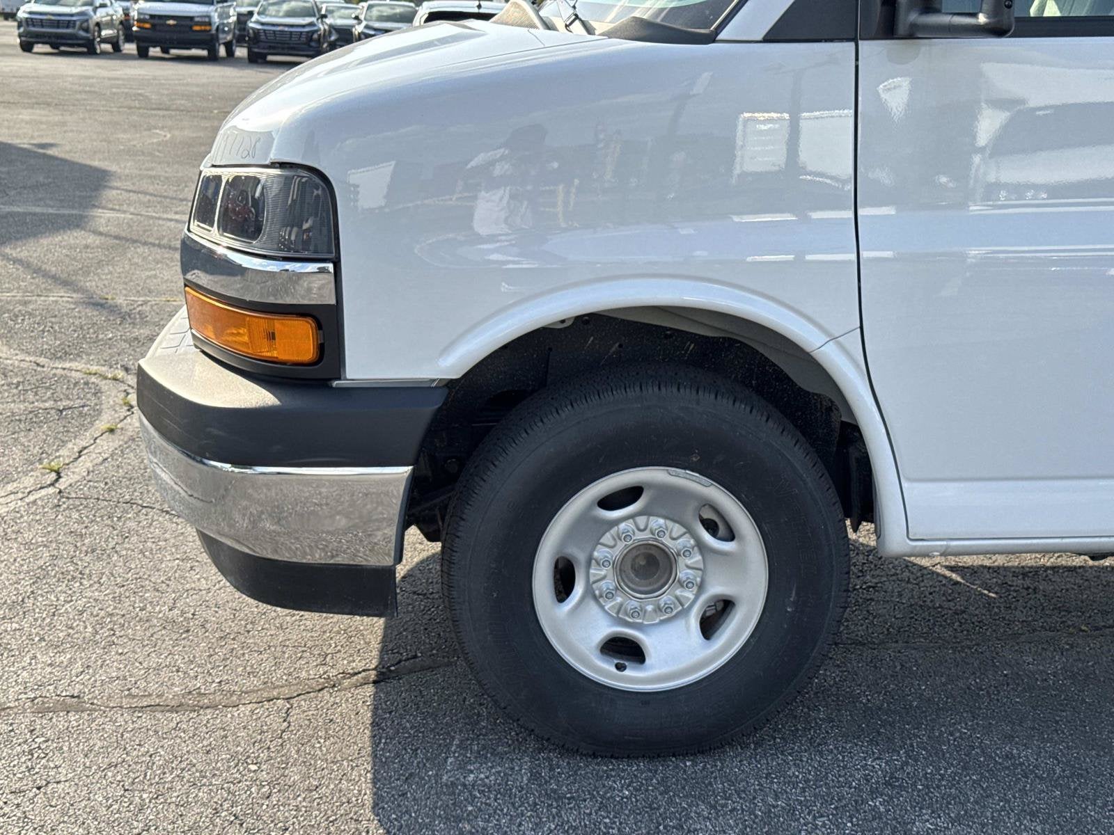 2026 Chevrolet Express Cutaway 3500 1WT