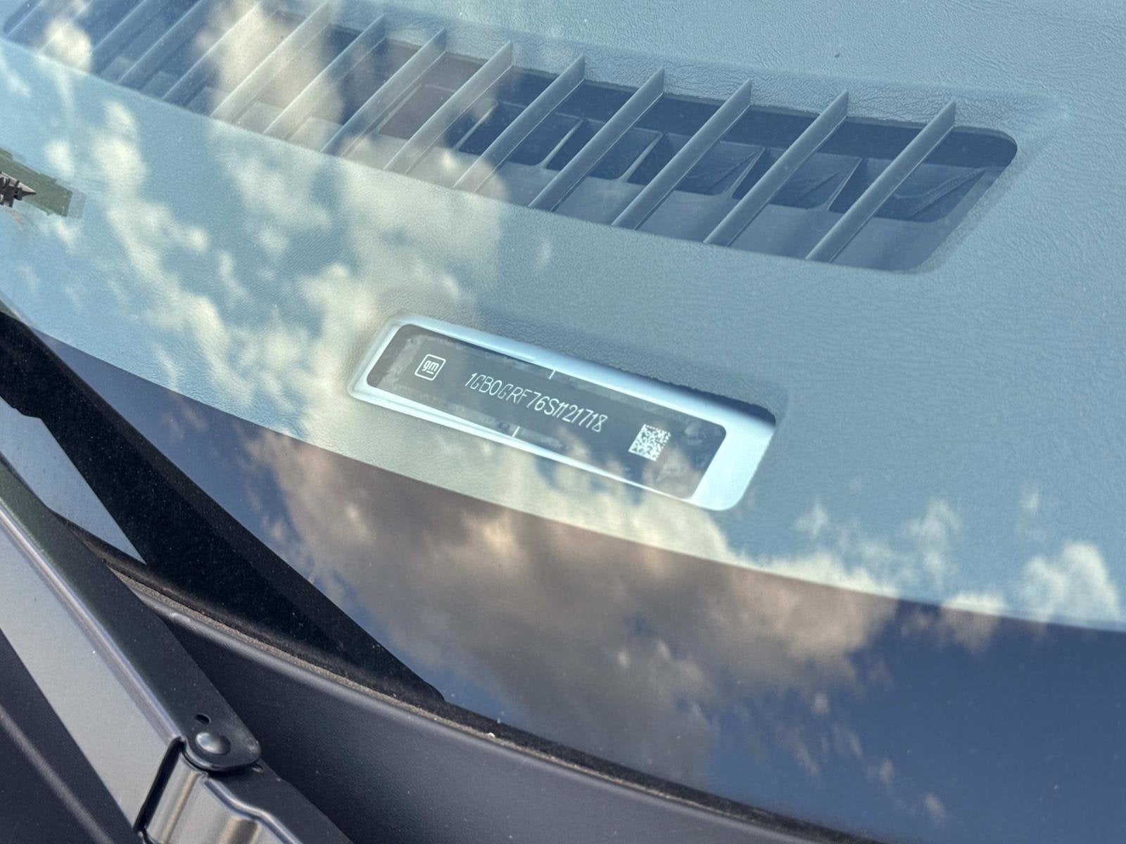 2025 Chevrolet Express Cutaway 3500 1WT