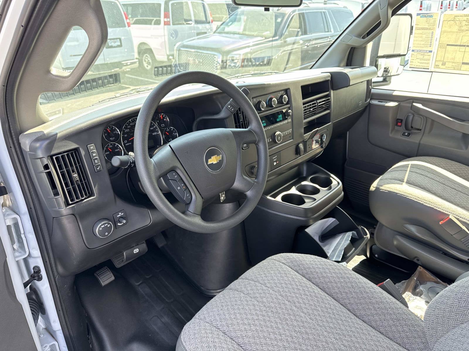 2026 Chevrolet Express Cutaway 3500 1WT