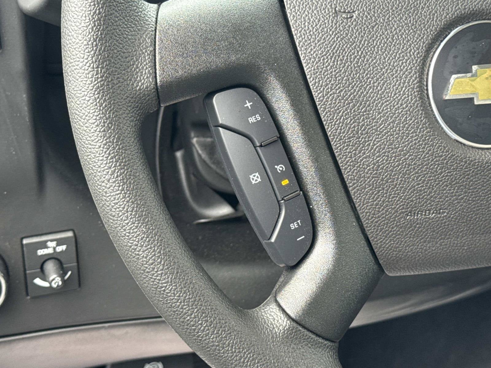 2025 Chevrolet Express Cutaway 3500 1WT