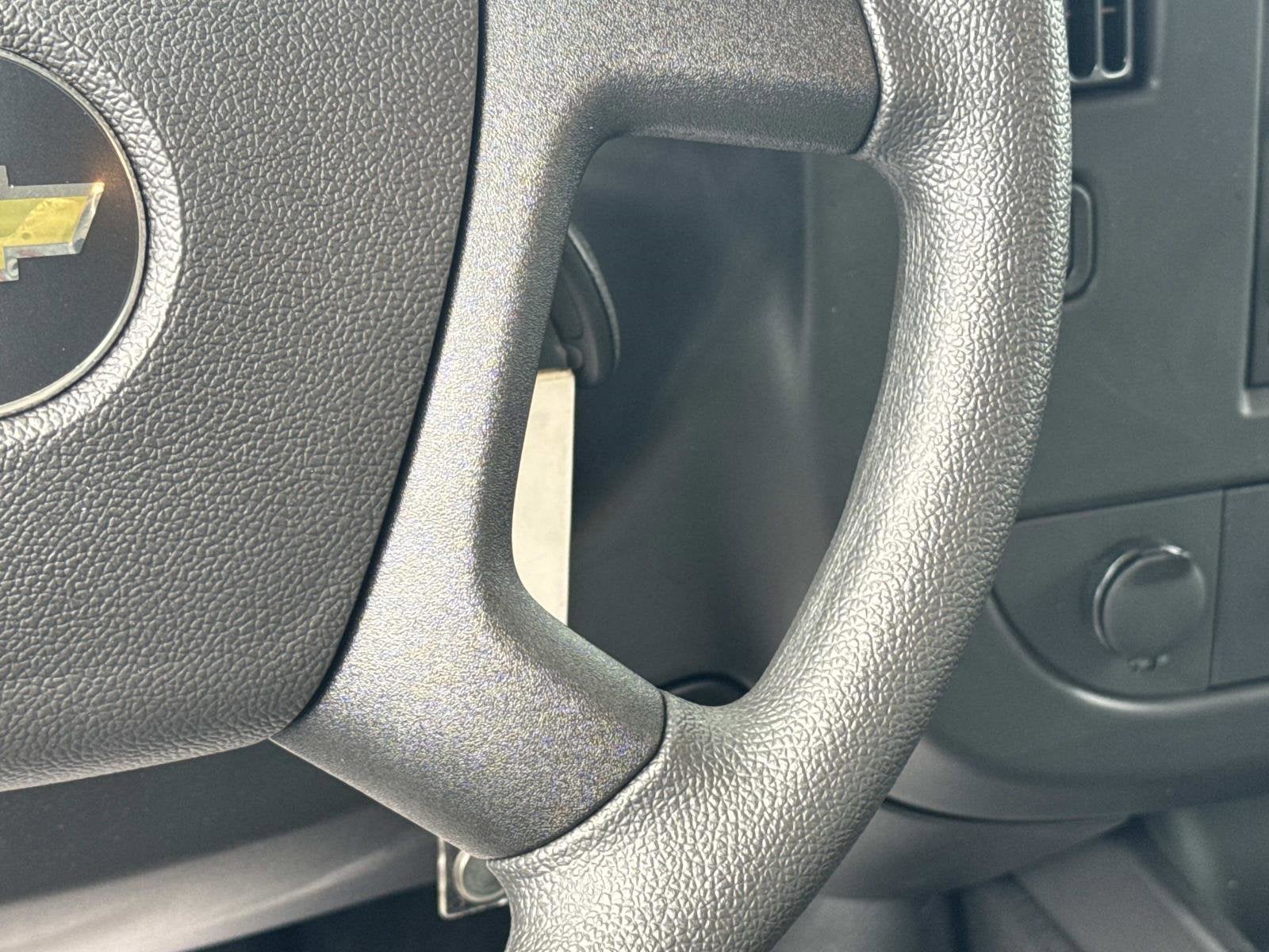 2025 Chevrolet Express Cutaway 3500 1WT