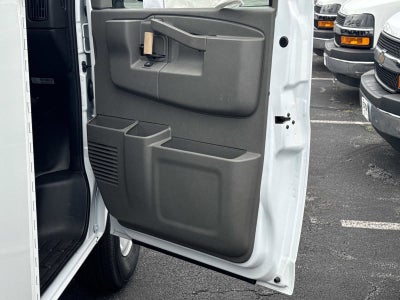 2025 Chevrolet Express Cutaway 3500 1WT