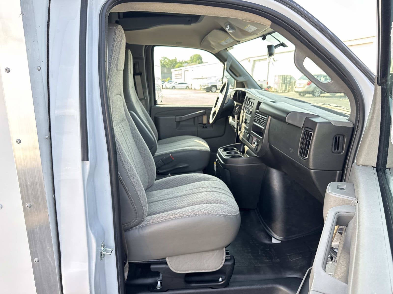 2026 Chevrolet Express Cutaway 3500 1WT