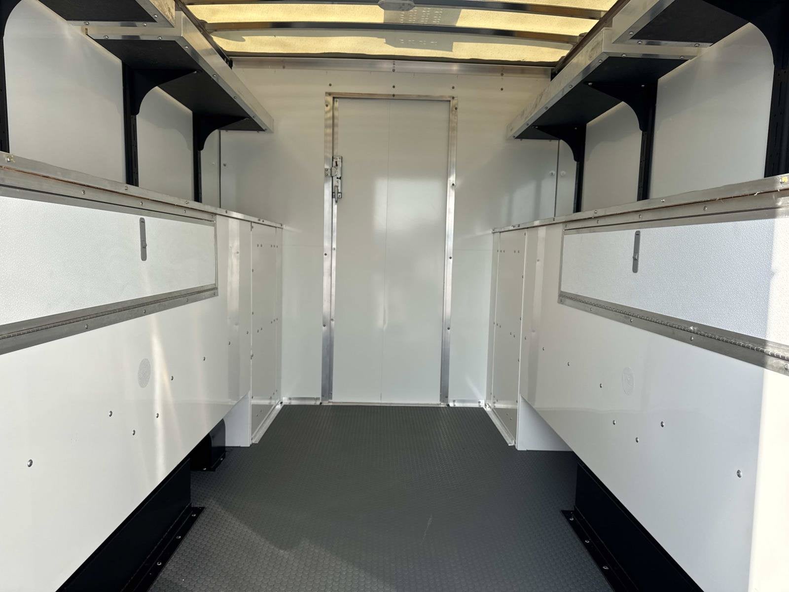 2026 Chevrolet Express Cutaway 3500 1WT