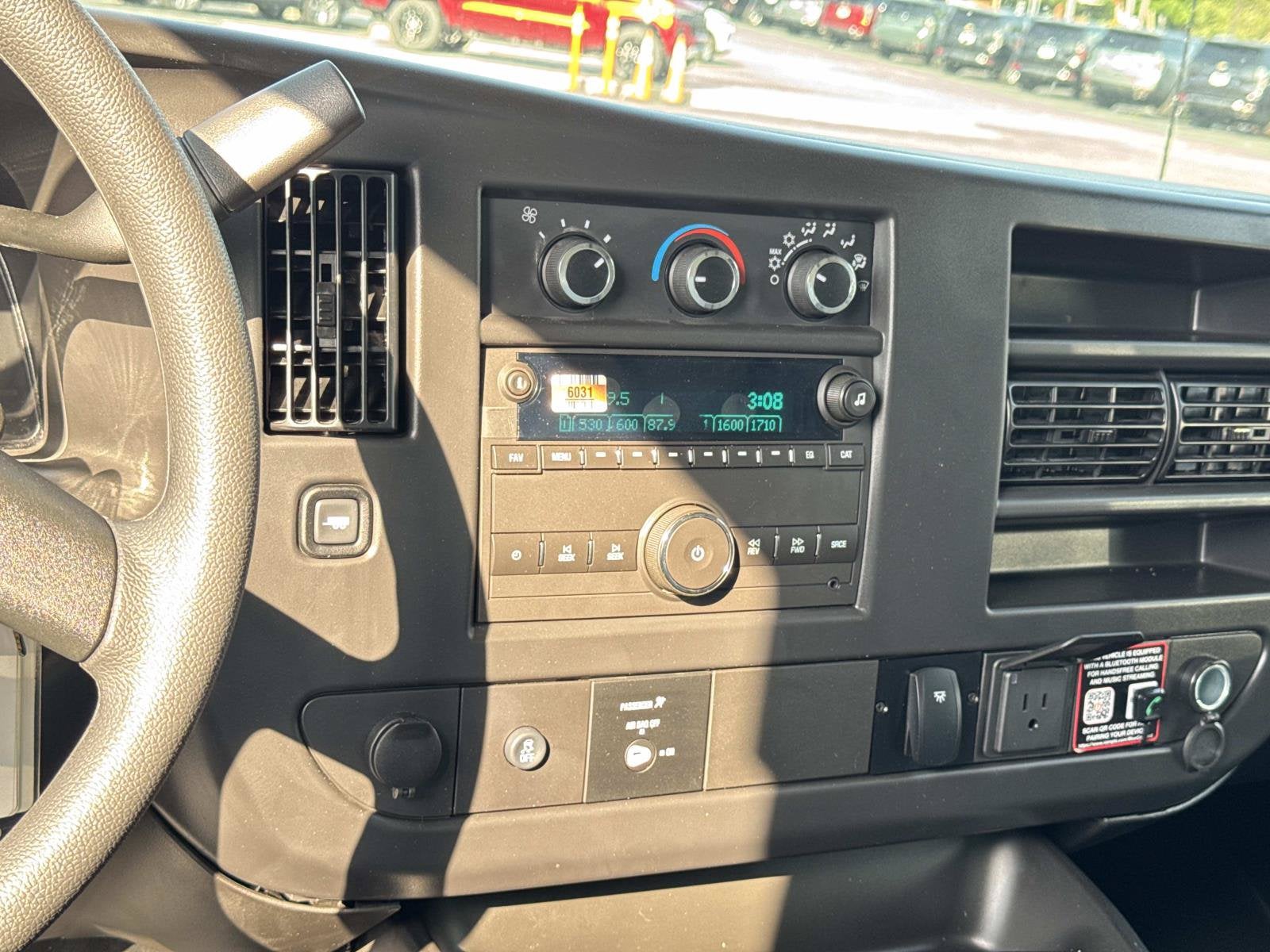 2026 Chevrolet Express Cutaway 3500 1WT