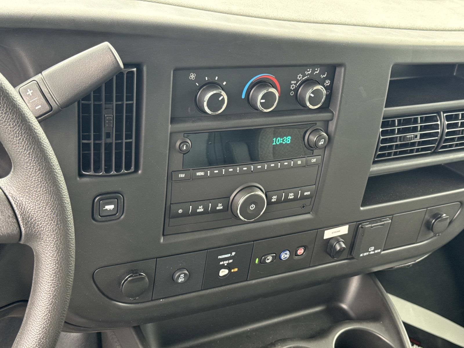 2025 Chevrolet Express Cutaway 3500 1WT